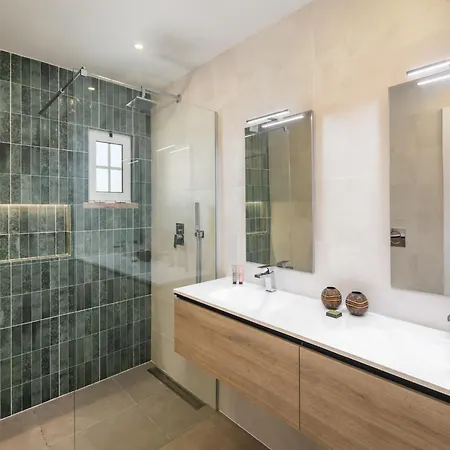 Modern With Sea Views, Terrace *